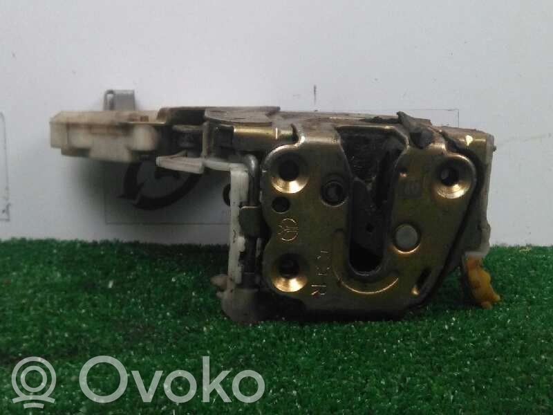 Nissan Terrano Etuoven lukko 