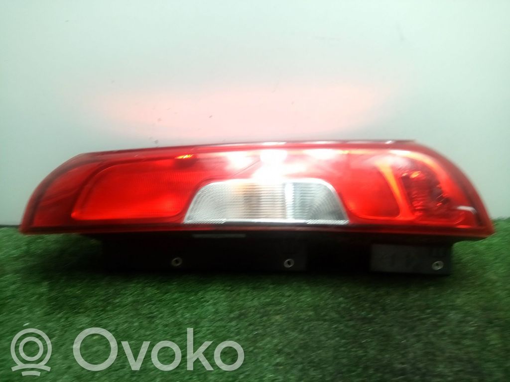 Rear/tail lights   1522DOBLEPUERTA