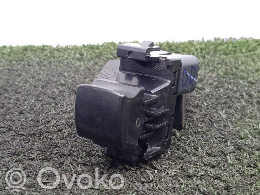 Interruptor del elevalunas eléctrico   8608A242