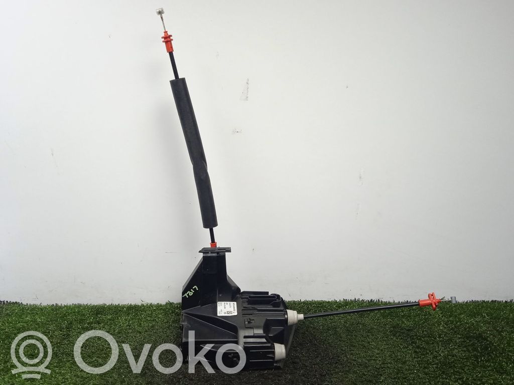 Land Rover Discovery Sport Aizmugurē slēdzene 