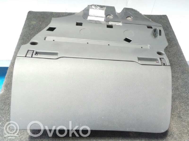 Guantera   4F1857035BB6PS