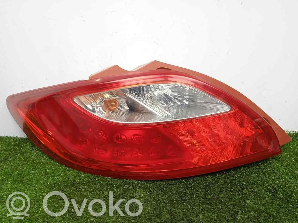 Rear/tail lights   CONTARA