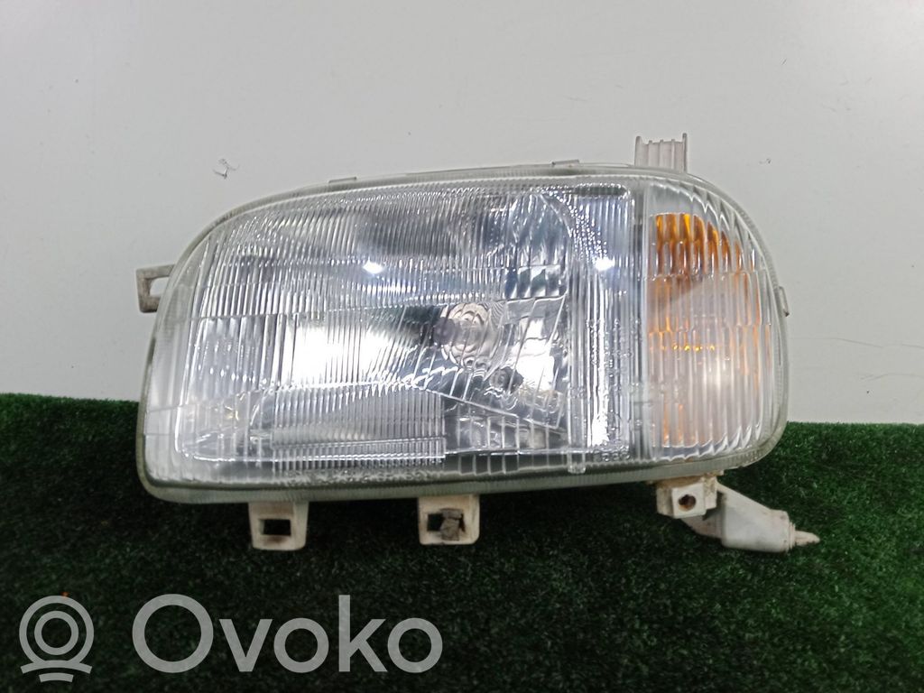 Nissan Micra Lampa przednia 