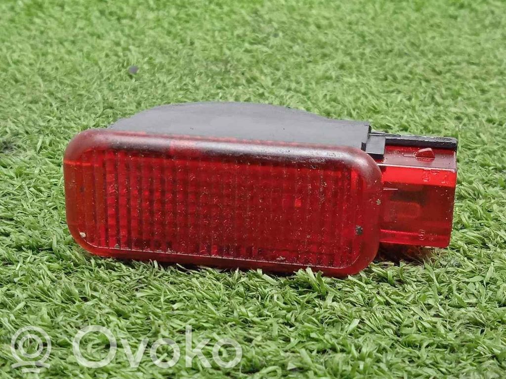 Otras luces interiores   6Y0947411,LUZPUERTA