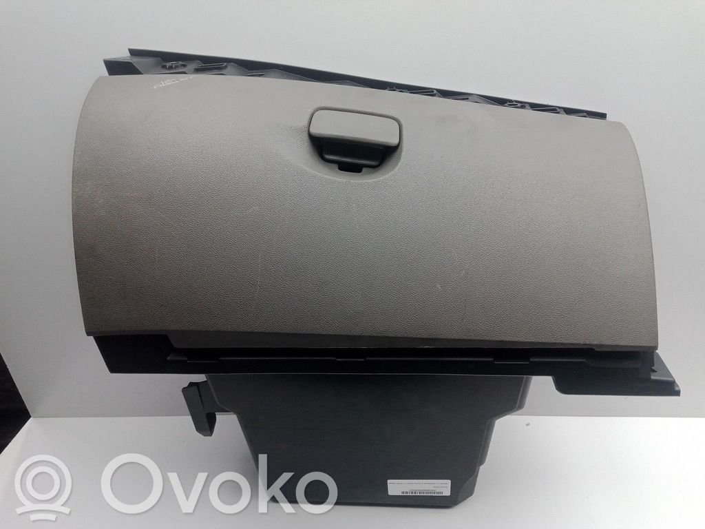 Guantera   681080009R