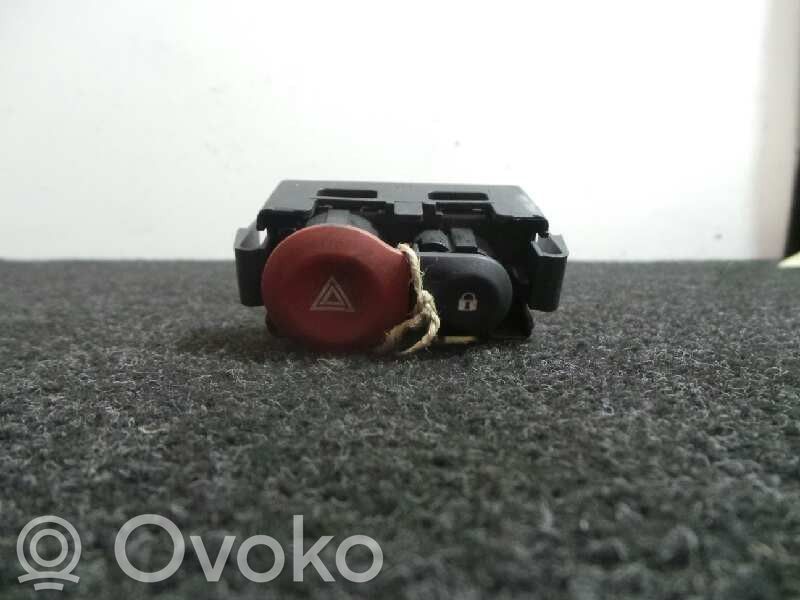 Renault Clio III Hazard light switch 