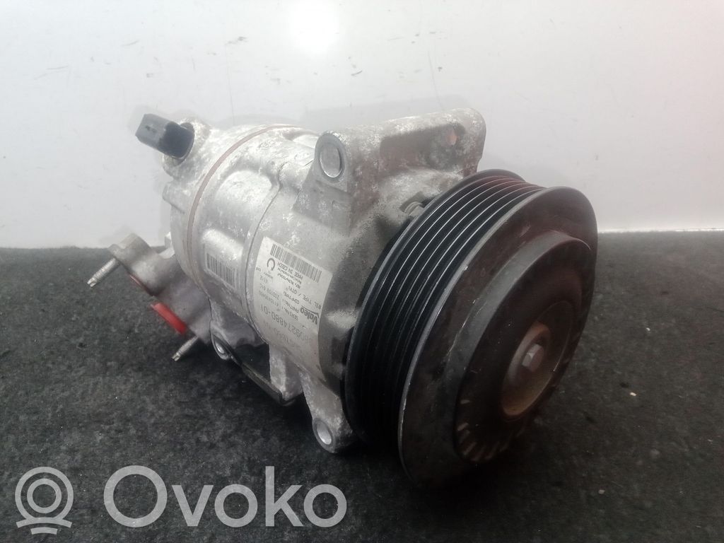 Ilmastointilaitteen kompressorin pumppu (A/C)   VALEO