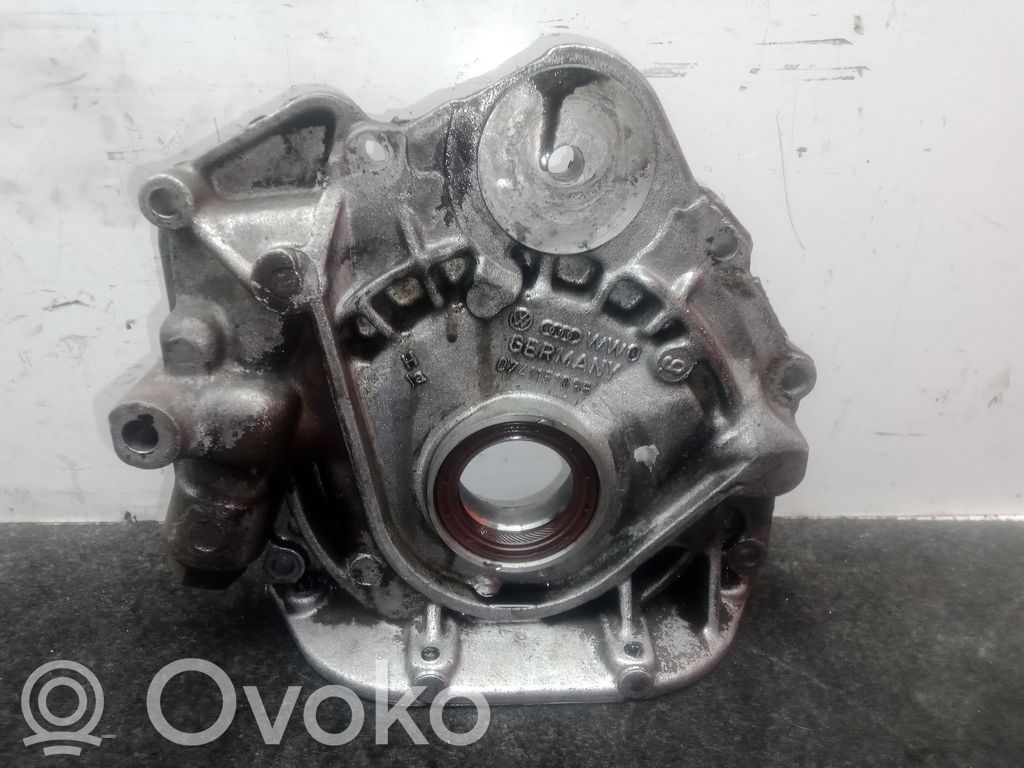 Pompă ulei   074115109B