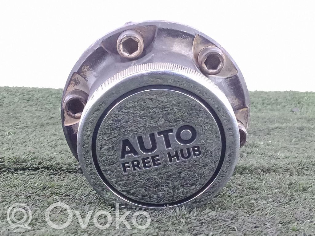 Mitsubishi Montero Radnabe Vorderrad 