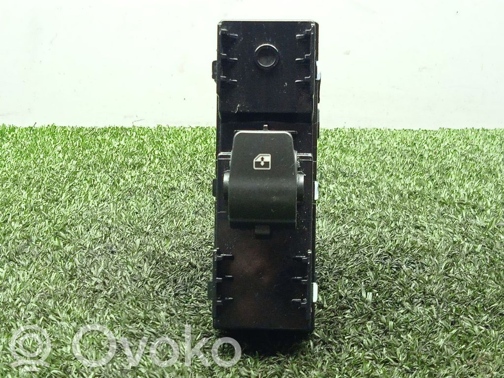 Hyundai i30 Electric window control switch 