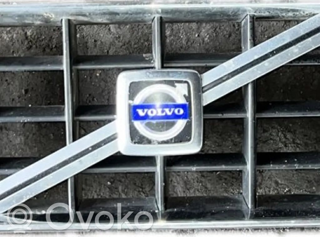 Front grill   8620641