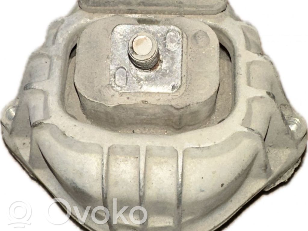 BMW 3 E90 E91 Engine mount bracket 