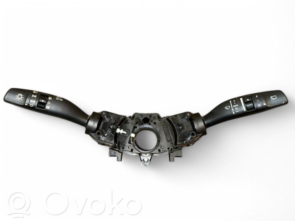 KIA Stonic Interruptor/palanca de limpiador de luz de giro 