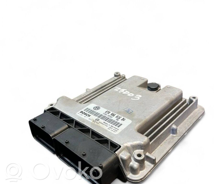 Volkswagen Transporter - Caravelle T5 Sterownik / Moduł ECU 