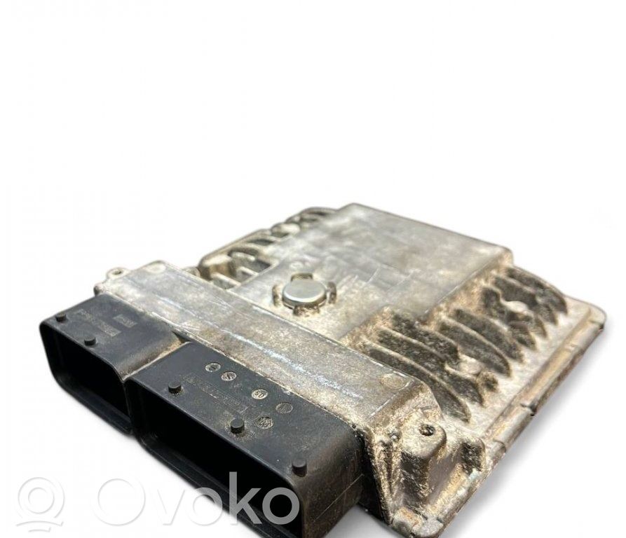 Volkswagen Golf VI Engine control unit/module 
