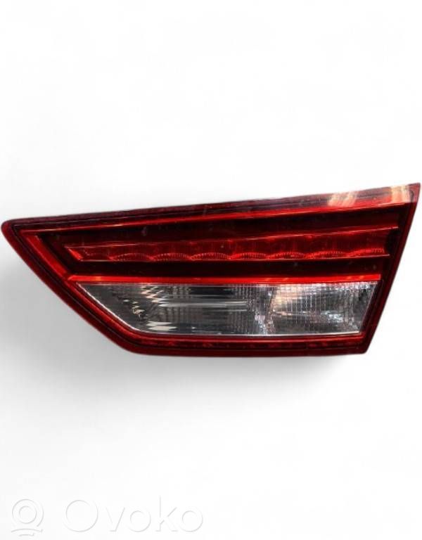 Seat Leon (5F) Galinis žibintas dangtyje 