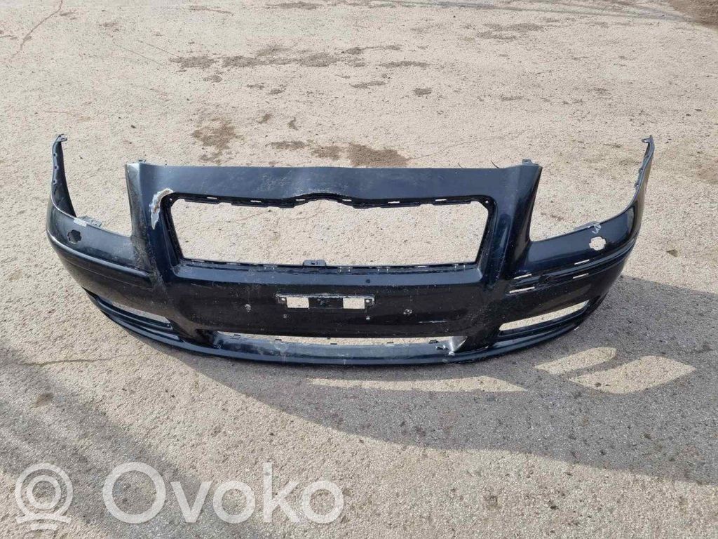 Toyota Avensis T250 Parachoques delantero 