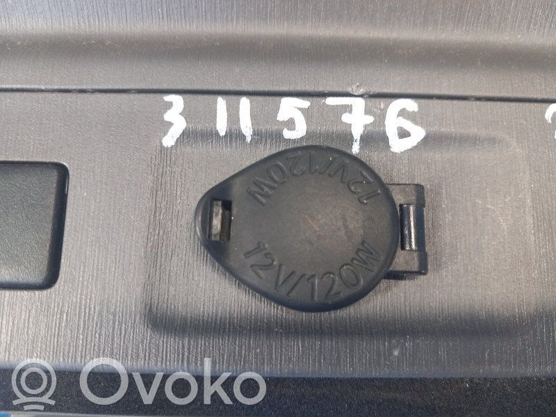 Toyota Prius+ (ZVW40) Zapalniczka deski rozdzielczej 