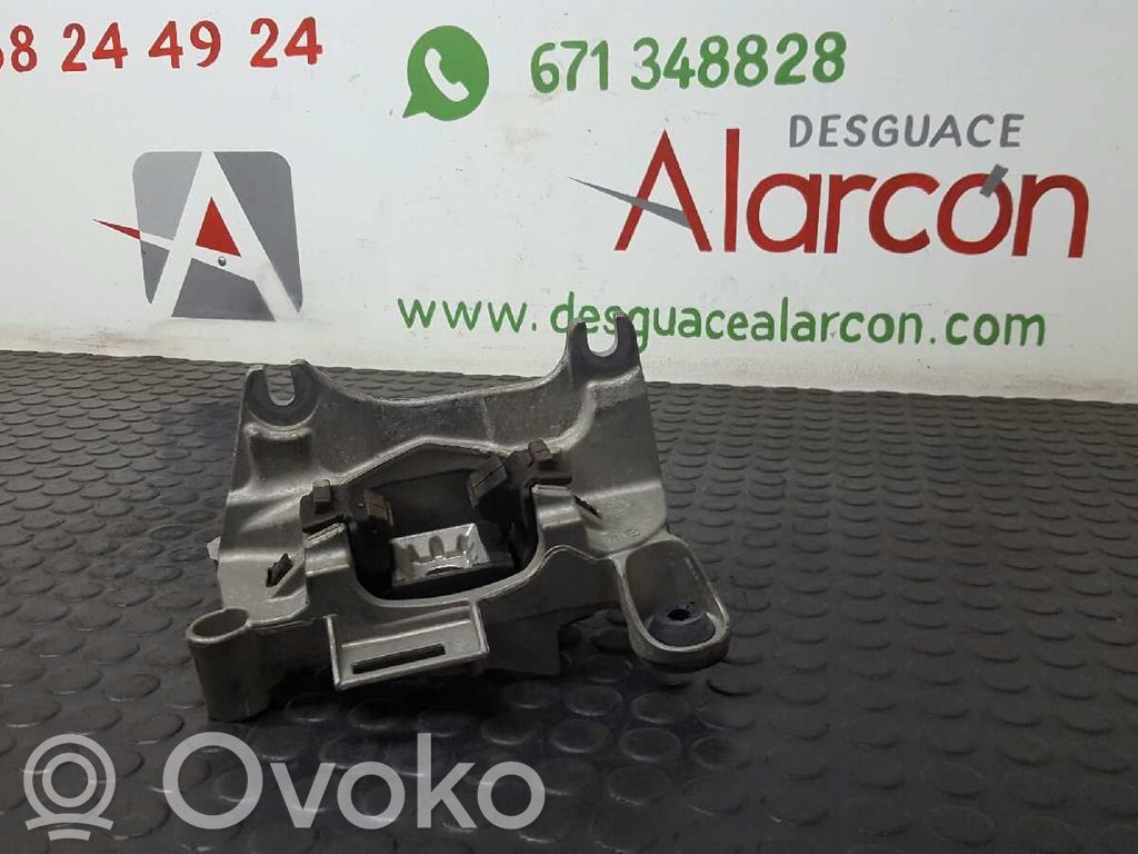 Renault Megane II Engine mount bracket 
