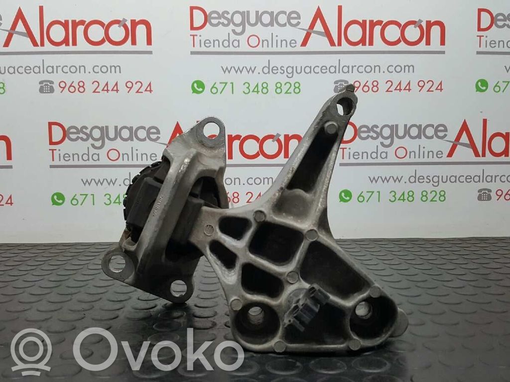 Renault Megane III Engine mount bracket 