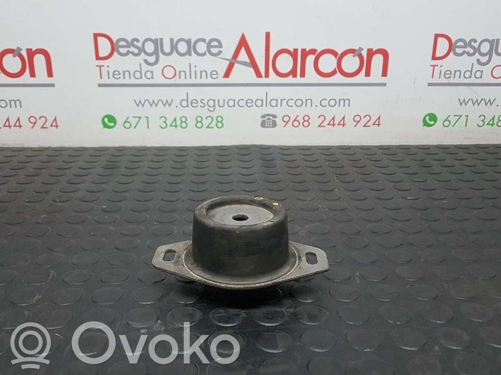 Peugeot Expert Engine mount bracket 