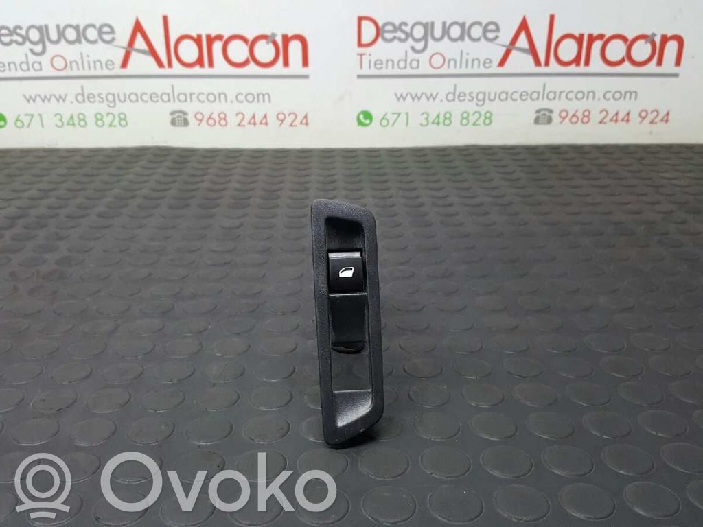 Electric window control switch   966579872D