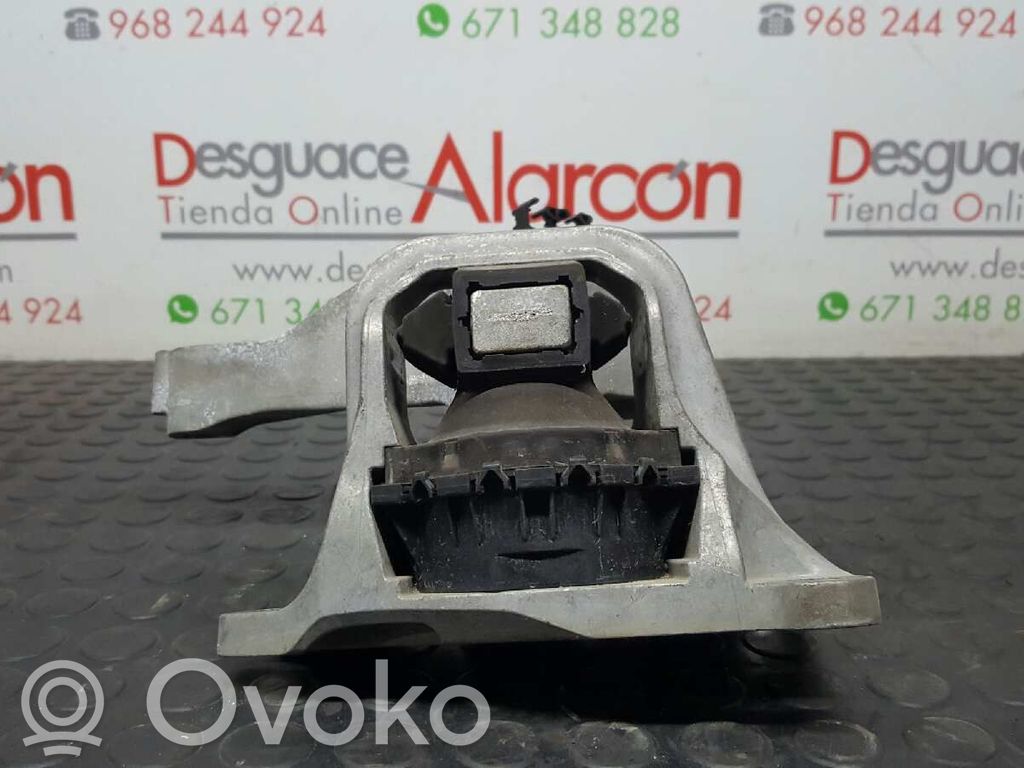 Engine mount bracket   112100019R