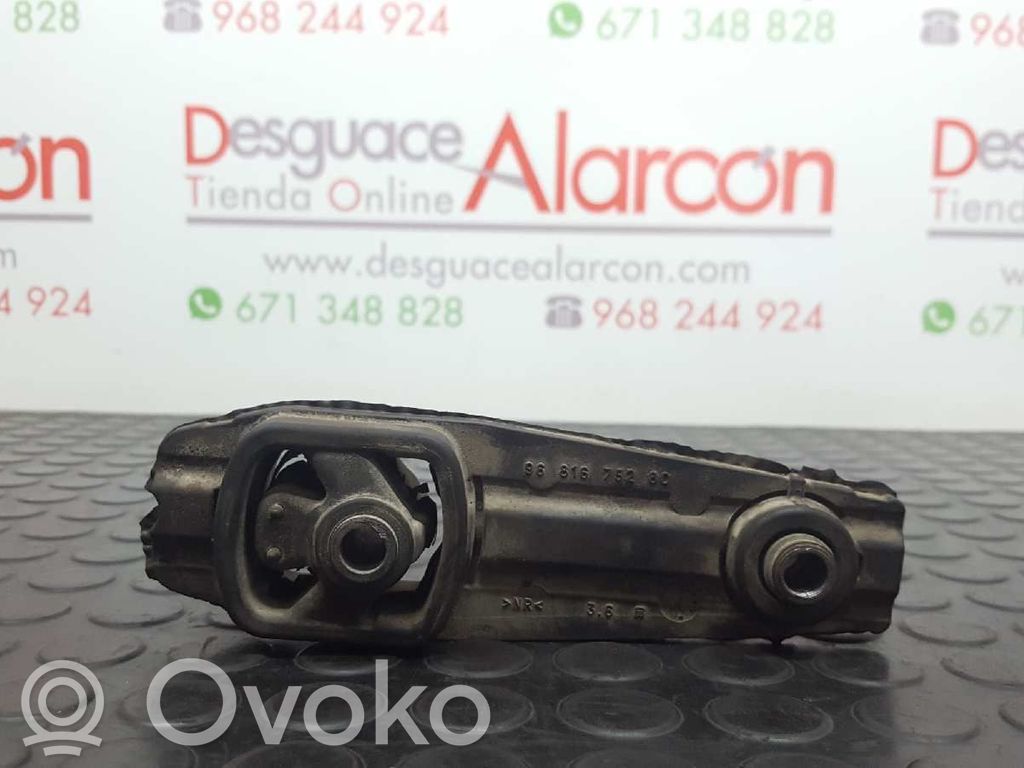 Peugeot 208 I Engine mount bracket 