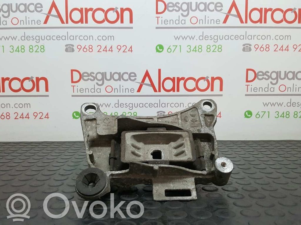 Renault Megane III Engine mount bracket 