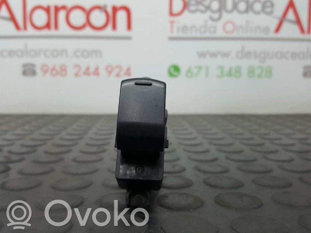 Przyciski szyb   25411EA00A