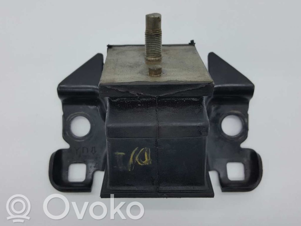 Engine mount bracket