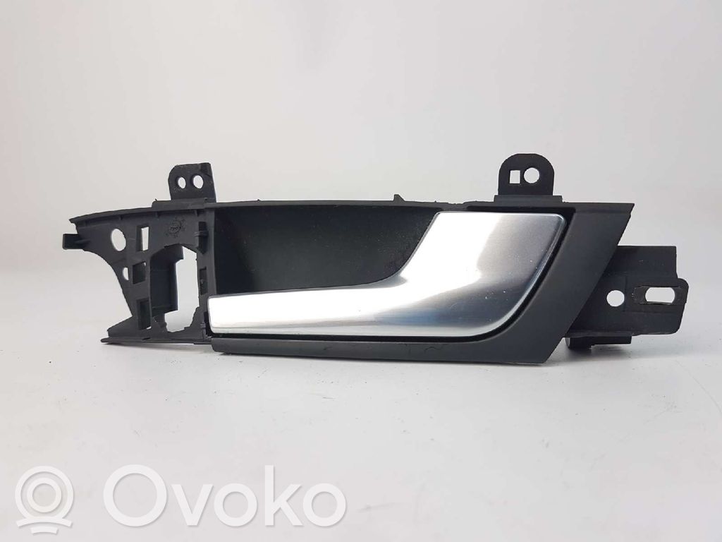 Manecilla interna puerta trasera   8P4837020,8P4839020E,8P4839020E7PE