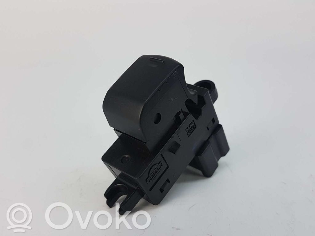Interruptor del elevalunas eléctrico   25411EA00A