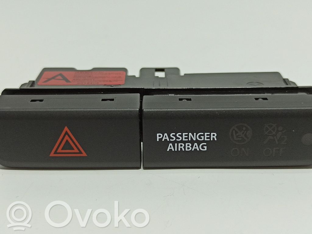 Suzuki Ignis Hazard light switch 