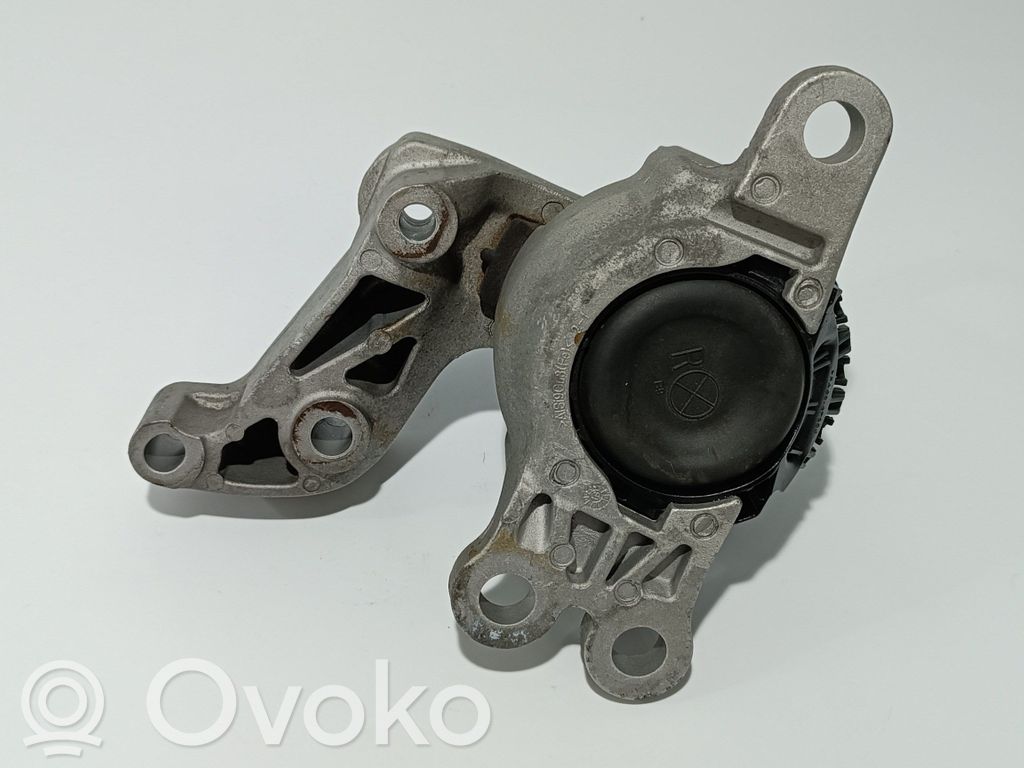 Nissan X-Trail T32 Engine mount bracket 
