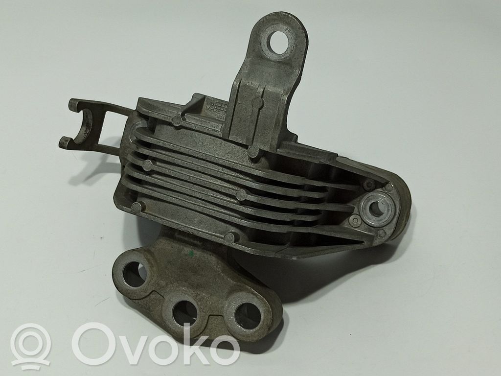 Engine mount bracket   13294212,13479257