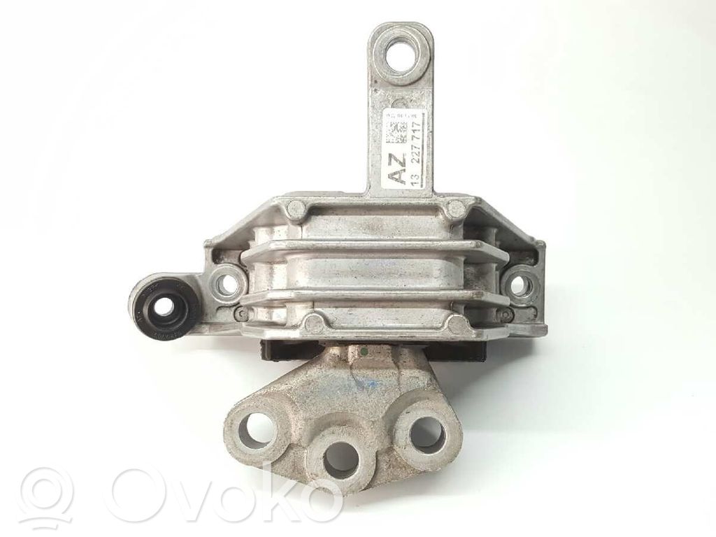 Opel Insignia A Engine mount bracket 