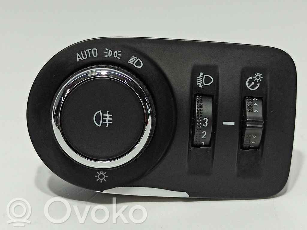 Opel Grandland X Paneļa apgaismojuma regulēšanas slēdzis 