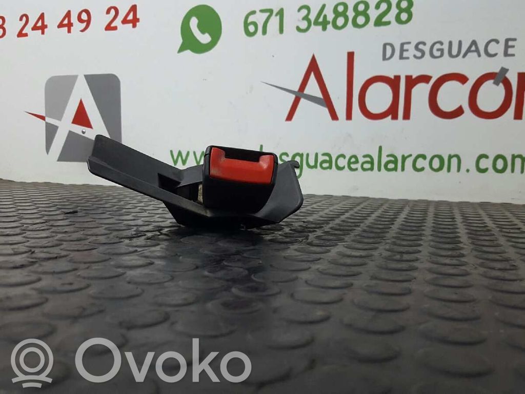 Hebilla del cinturón delantero   8E0857740D,8E0857798