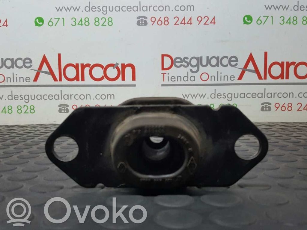 Engine mount bracket   8200352861