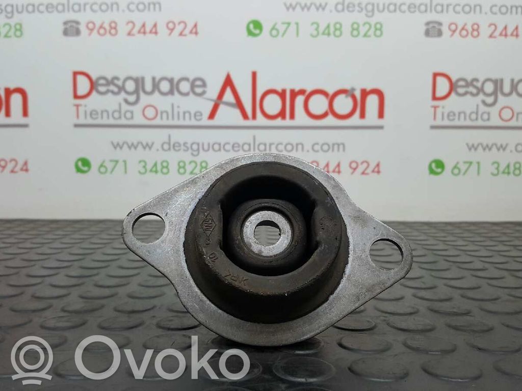 Engine mount bracket   8200939896