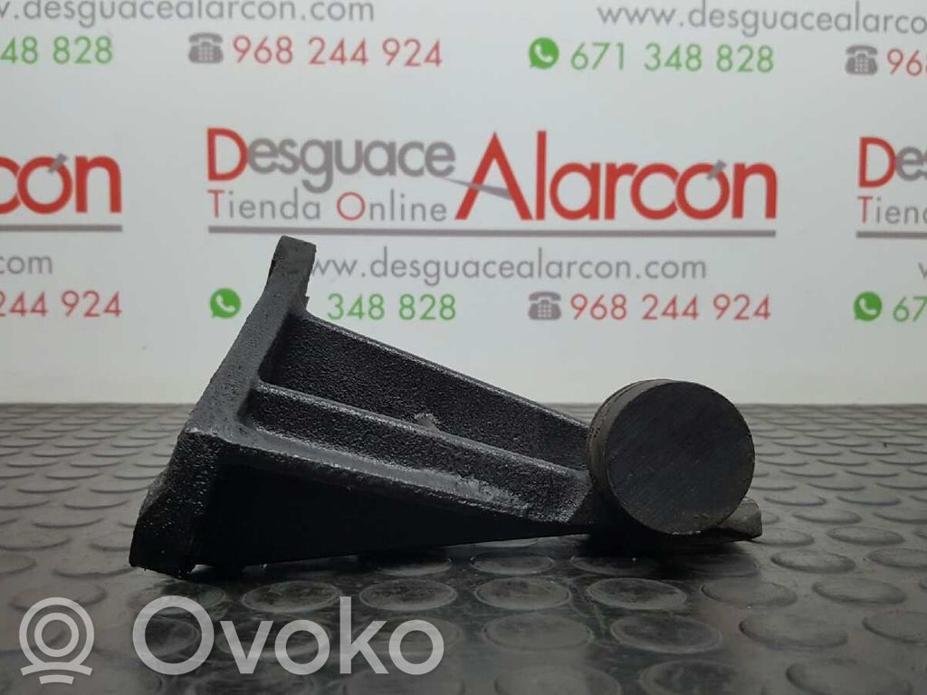 Wspornik / Mocowanie silnika   1165167J00,1165167J00