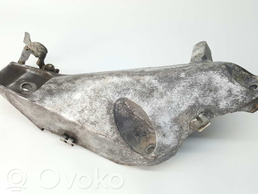 BMW X5 E70 Engine mount bracket 