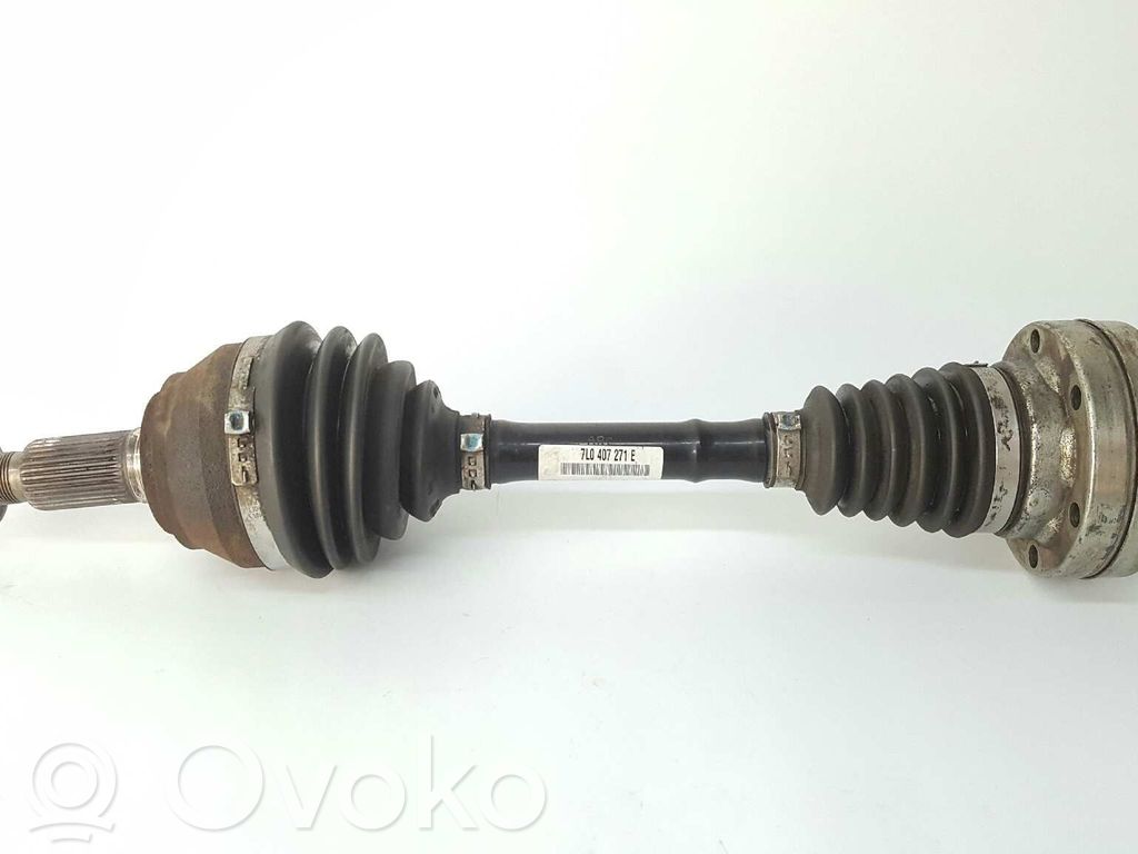 Etuvetoakseli   7L0407271E