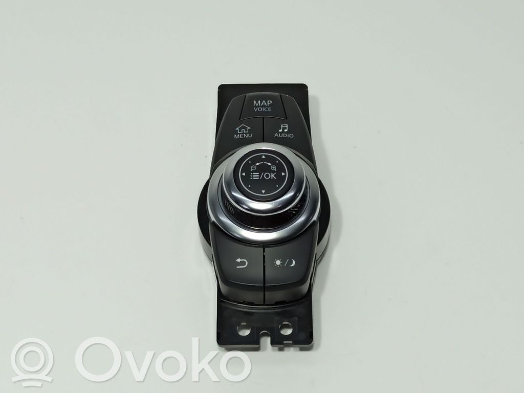 Infiniti Q30 Interruptor de control multifunción 