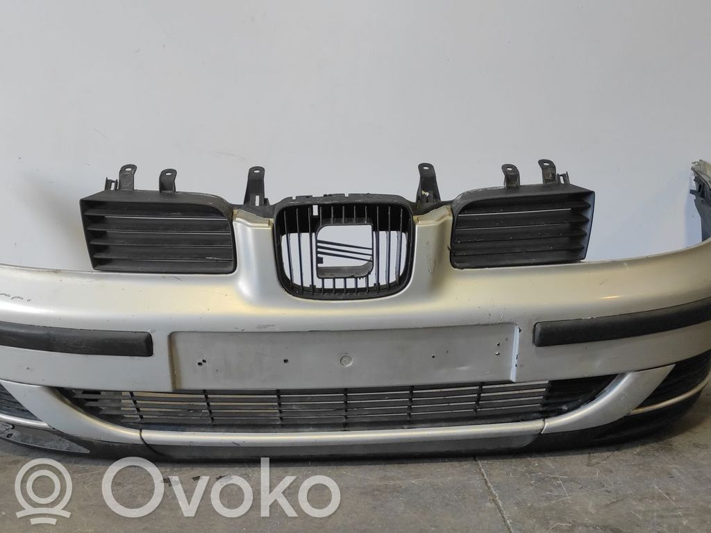 Seat Toledo I (1L) Parachoques delantero