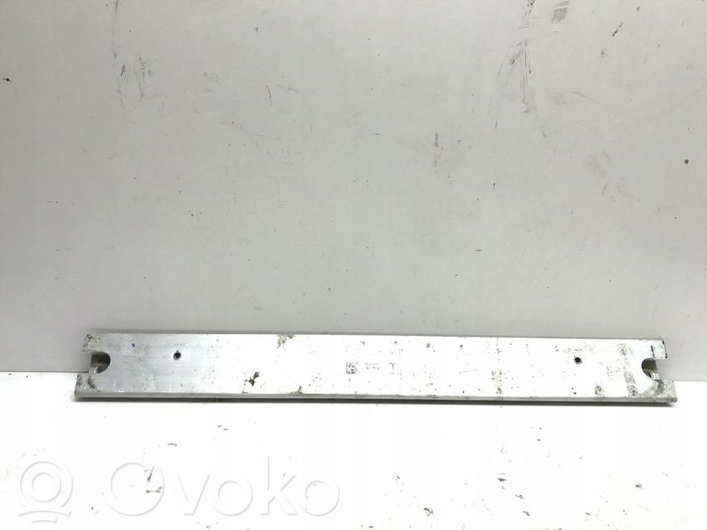 Priekšpusē bampera sija / balka   166752900A