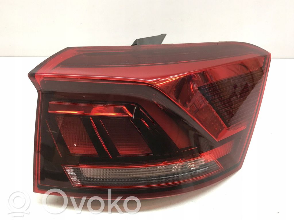 Volkswagen T-Roc Takaluukun takavalot 
