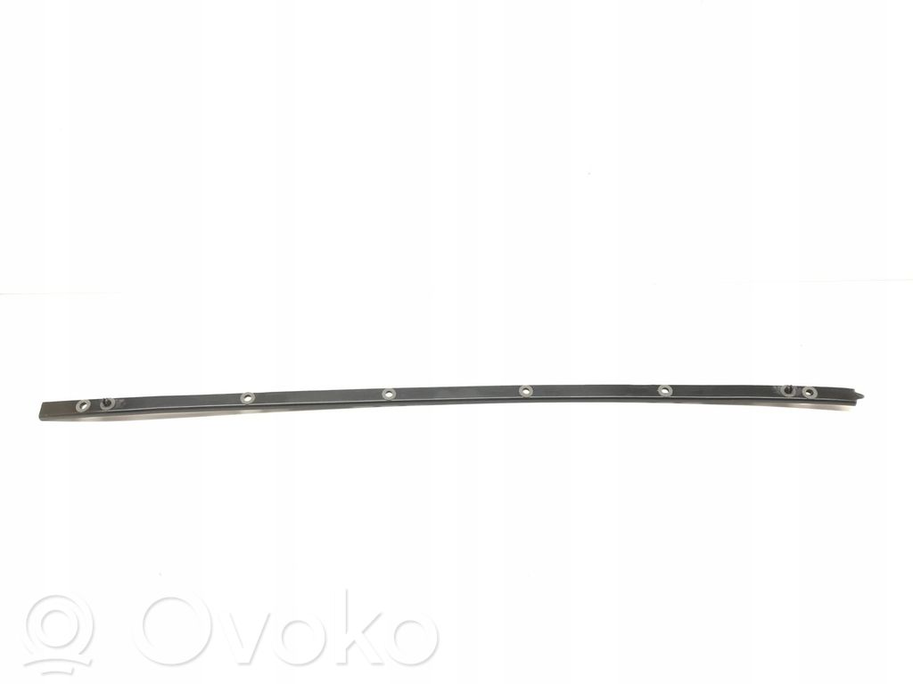 Tuulilasin lista   86138D4000