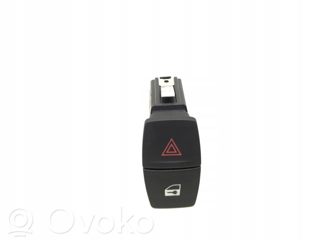 BMW 2 F22 F23 Przycisk świateł awaryjnych 